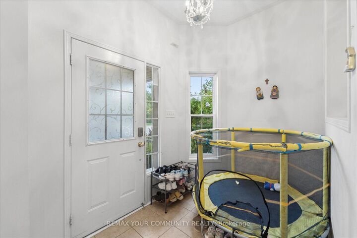 Property Photo:  44 Antique Drive  ON L4E 3X5 