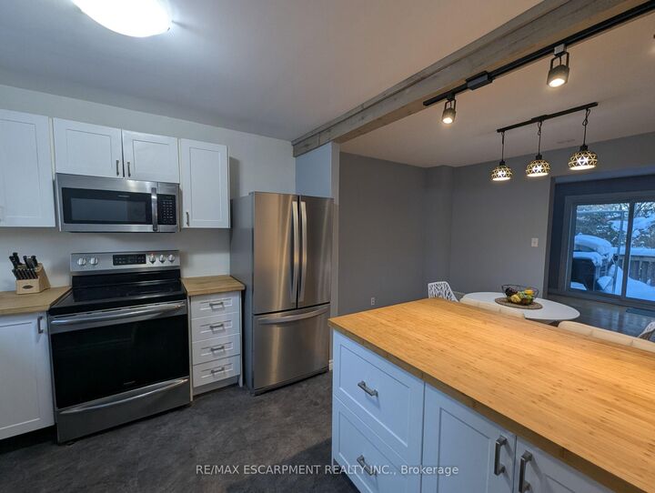 Property Photo:  1440 Garth Street 32  ON L9B 1R6 