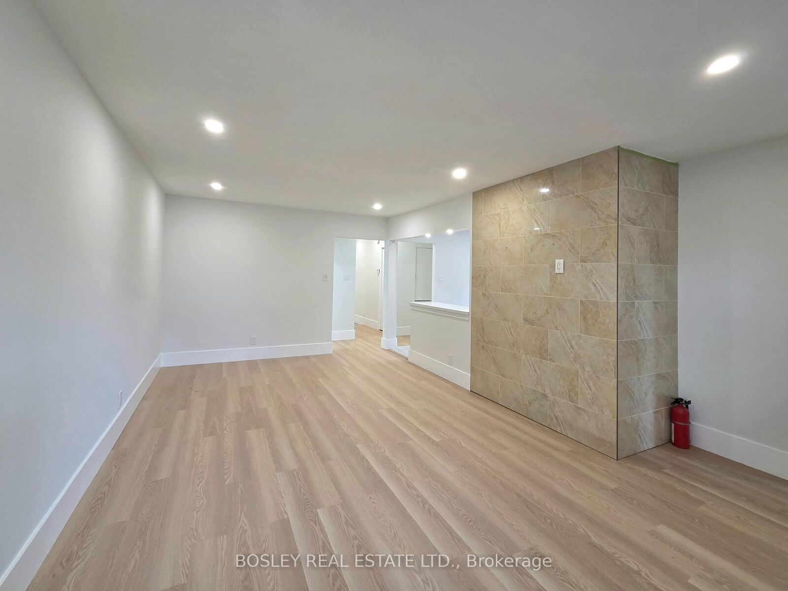 Property Photo:  714 Lublin Avenue Main  ON L1W 1Z2 