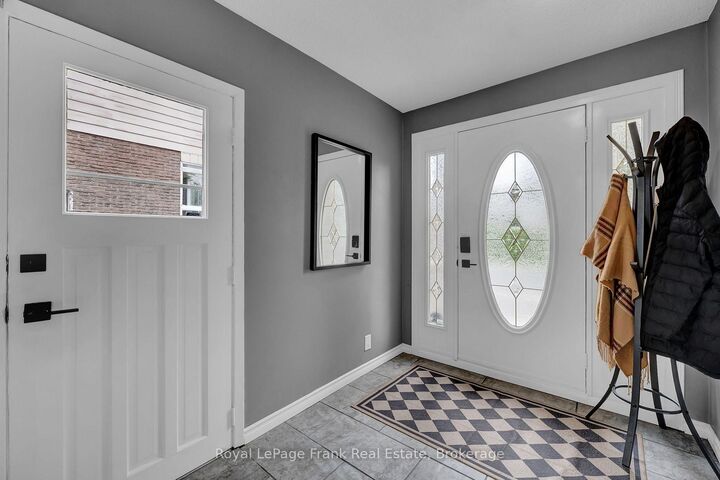 Property Photo: 117 Lawrence Crescent ON L1C 3S6