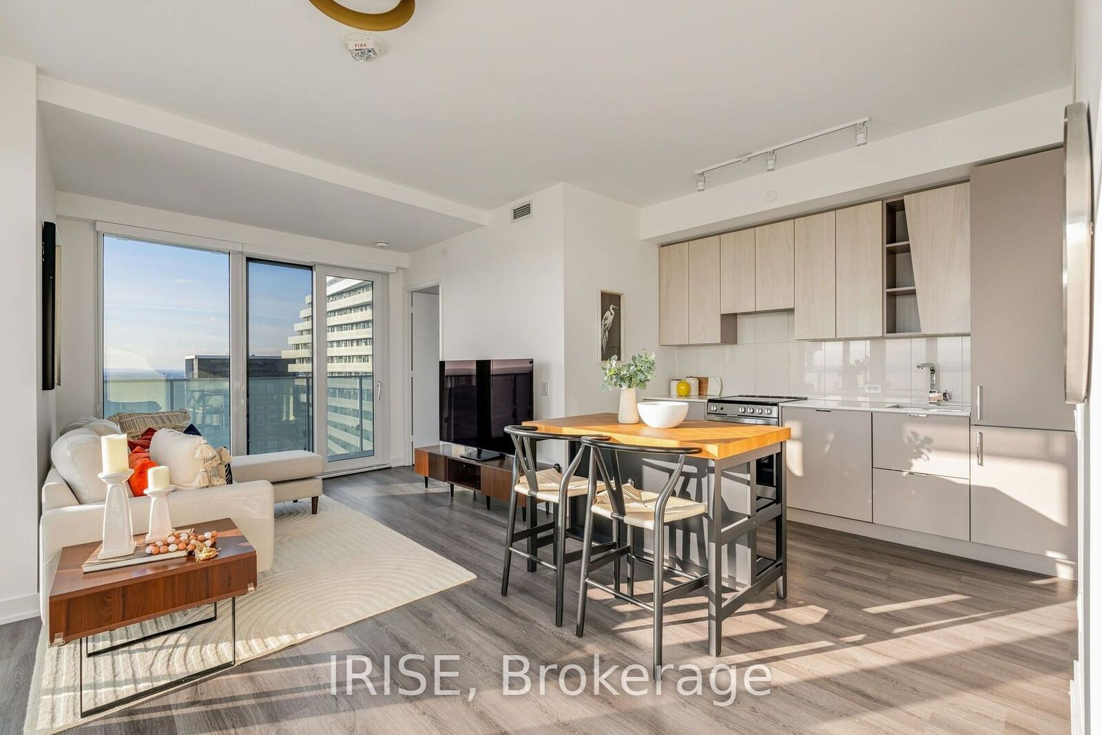 Property Photo:  3883 Quartz Road 5010  ON L5B 0M4 