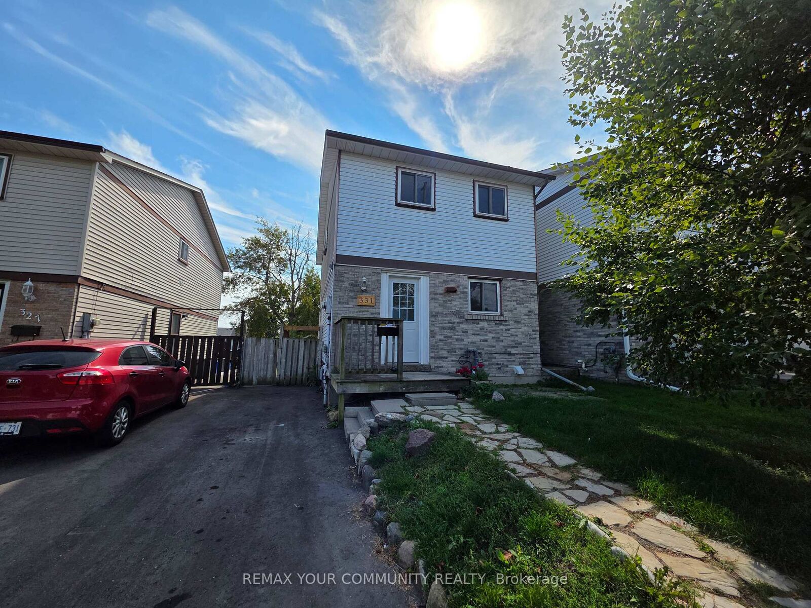 Property Photo:  331 Phillip Murray Avenue Main  ON L1J 1H1 