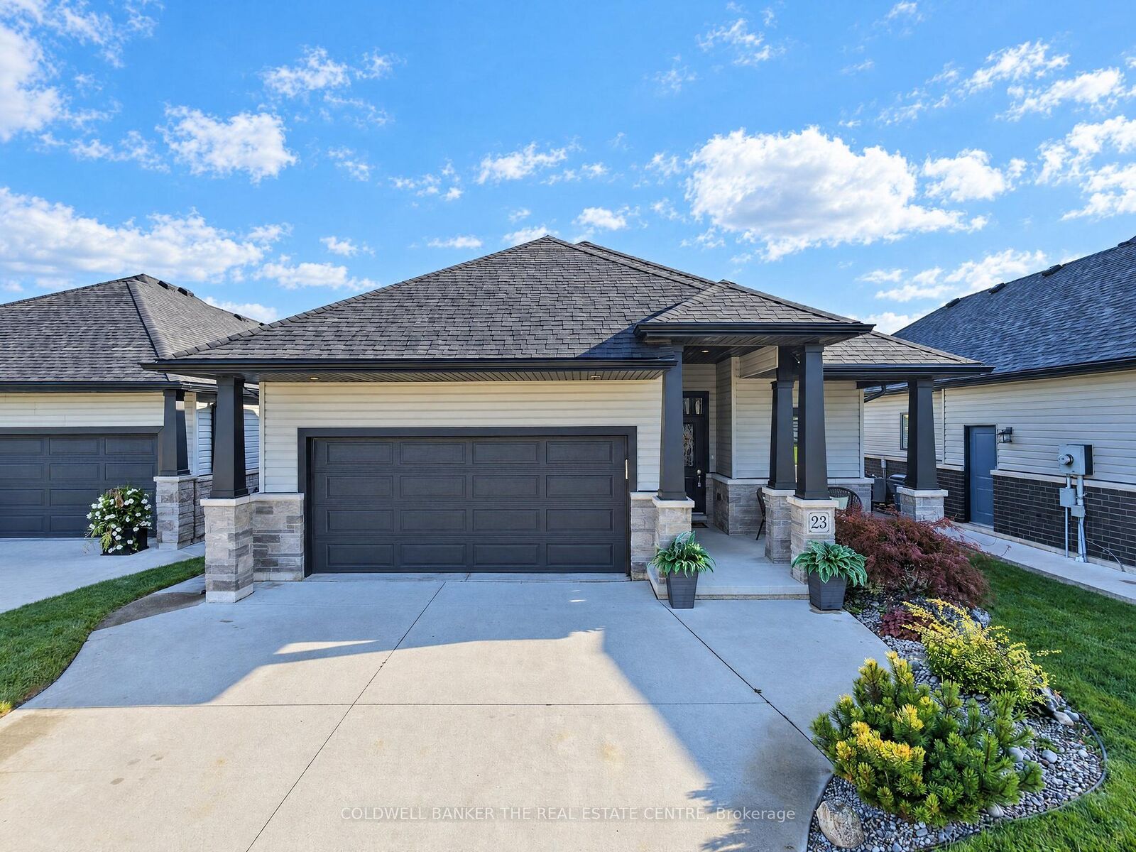 Property Photo:  23 Nightfall Court  ON N7L 0C3 