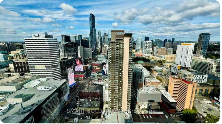 Property Photo:  210 Victoria Street 4012  ON M5B 2R3 