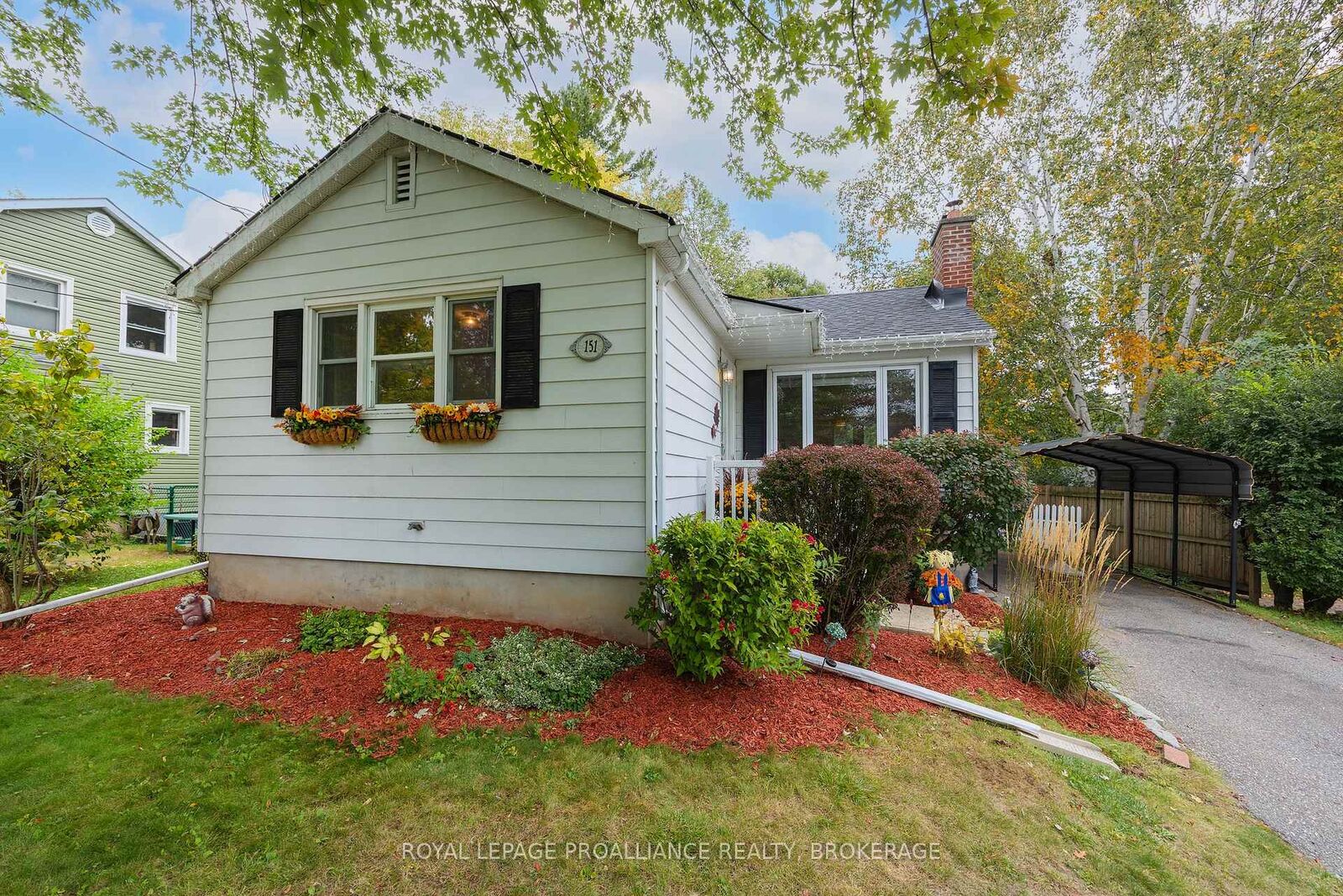 Property Photo: 151 Hawthorne Avenue ON K7M 1Y9