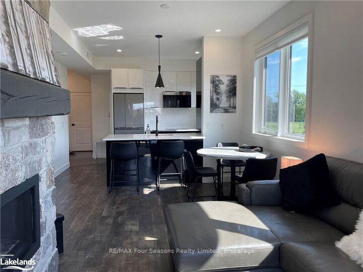 Property Photo:  12 Beausoleil Lane 302  ON L9Y 2X5 