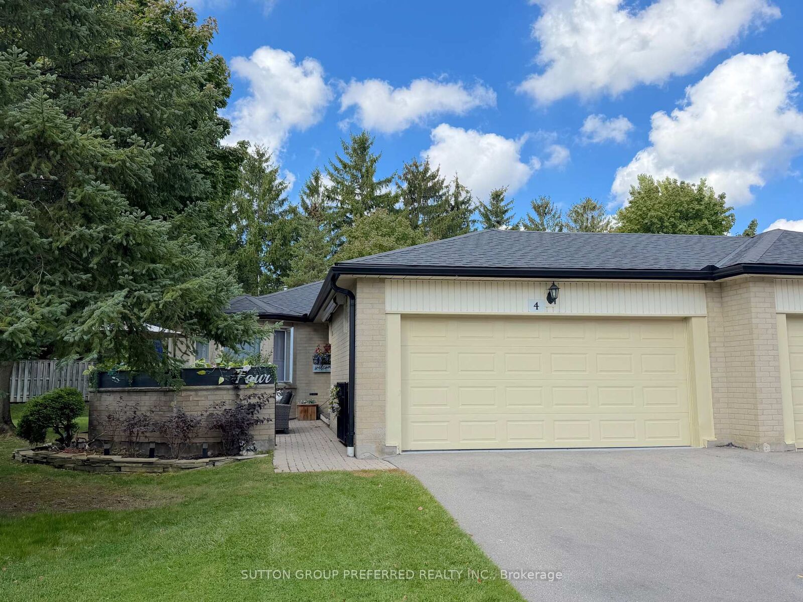 Property Photo: 163 Pine Valley Drive 4 ON N6J 4P9