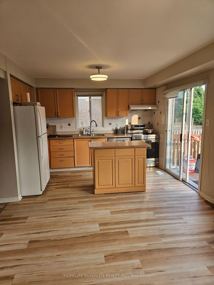 Property Photo:  81 Beaconsfield Avenue  ON L6Y 4S1 