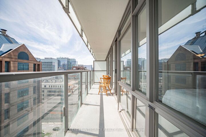 Property Photo:  38 Grenville Street 1406  ON M4Y 1A5 