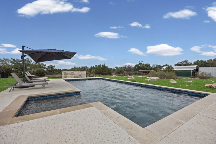 Property Photo:  225 Spicewood Trails Drive  TX 78669 