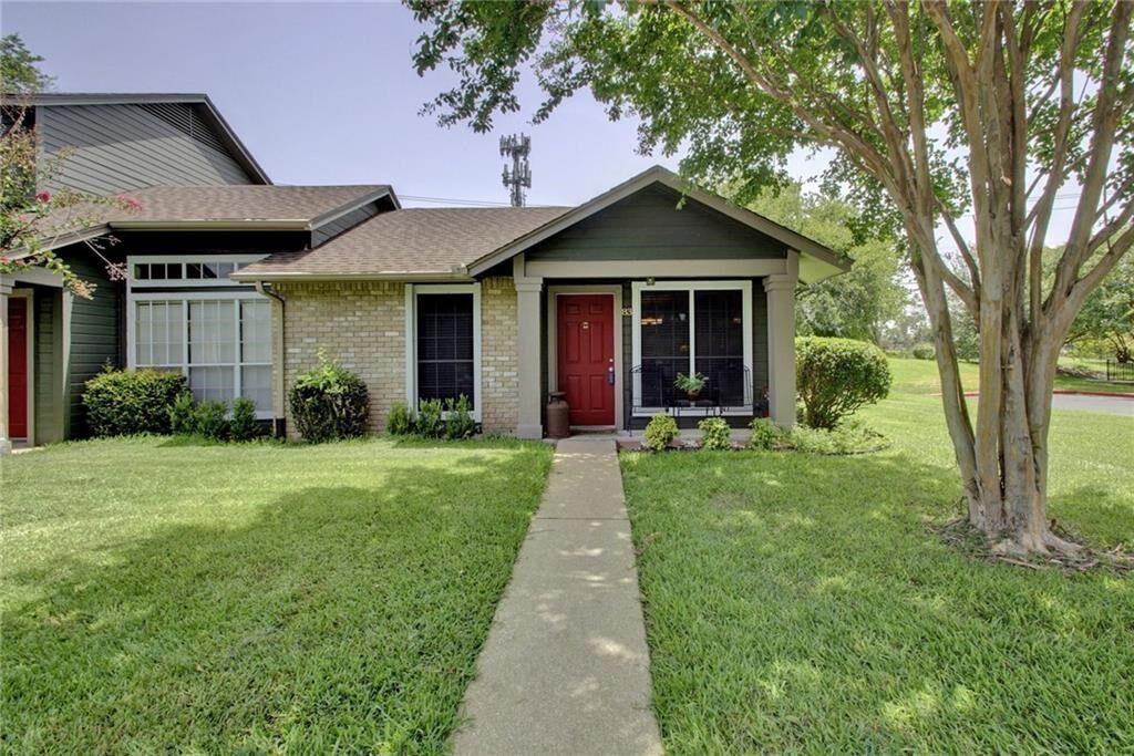 Property Photo:  1015 E Yager Lane 83  TX 78753 