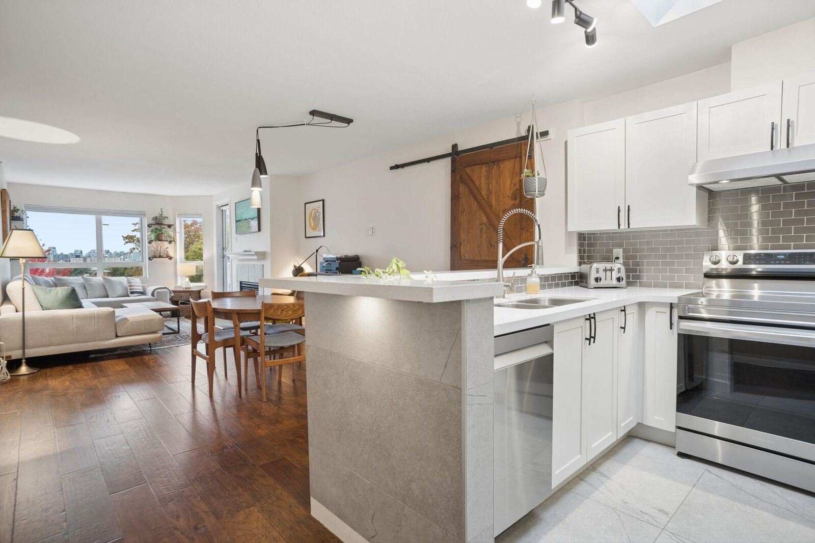 Property Photo: 1707 Charles Street 305 BC V5L 2T6