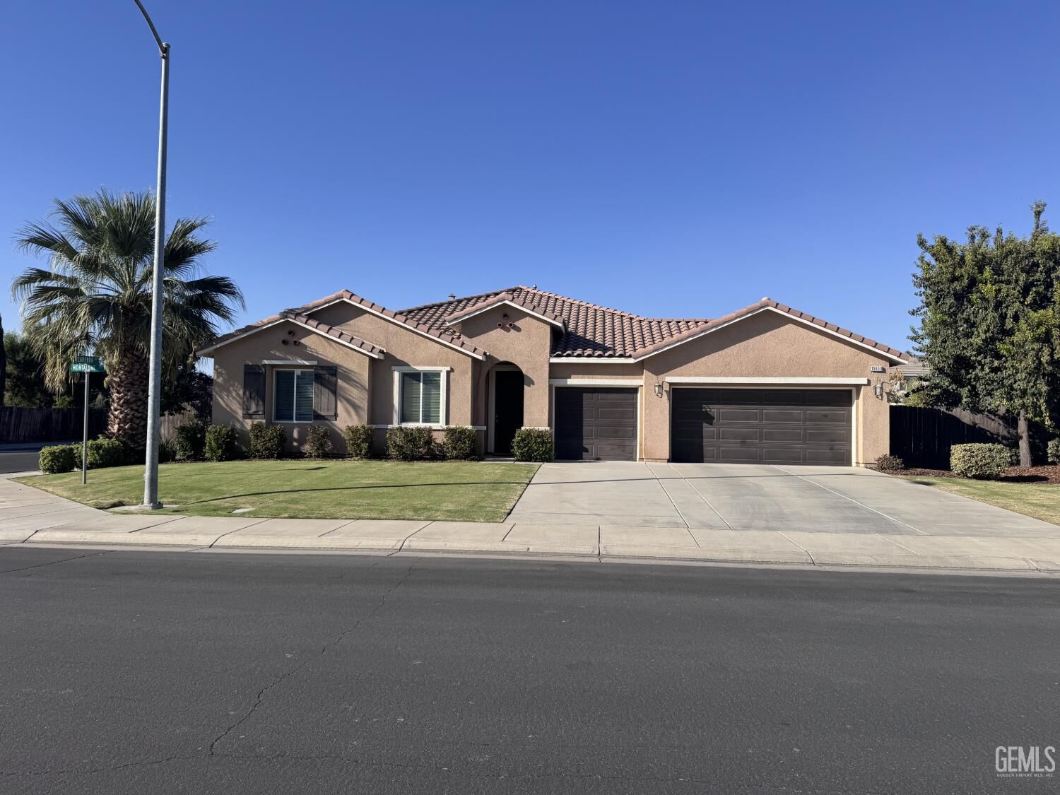 Property Photo: 15530 Montalone Place CA 93314