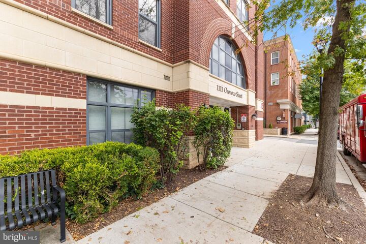 Property Photo:  1111 Oronoco 126  VA 22314 