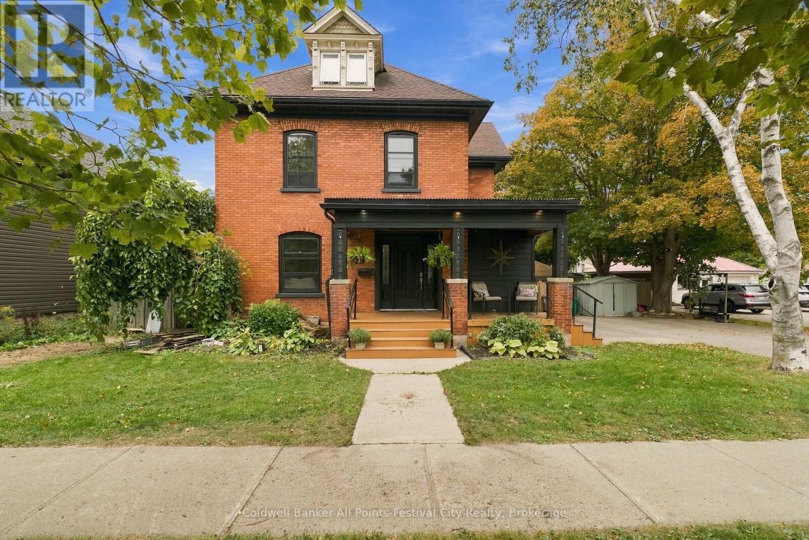 Property Photo:  86 Toronto Street  ON N7A 2Z2 