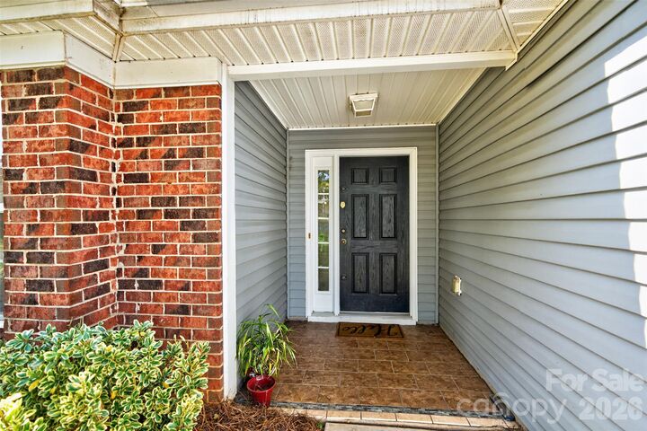 Property Photo:  5327 Fernhill Drive  NC 28217 