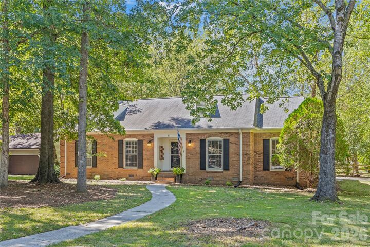Property Photo:  511 Morning Dale Road  NC 28105 