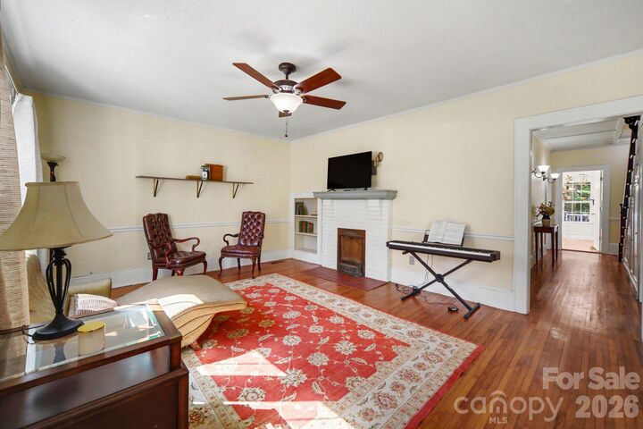 Property Photo: 821 S Chester Street NC 28052