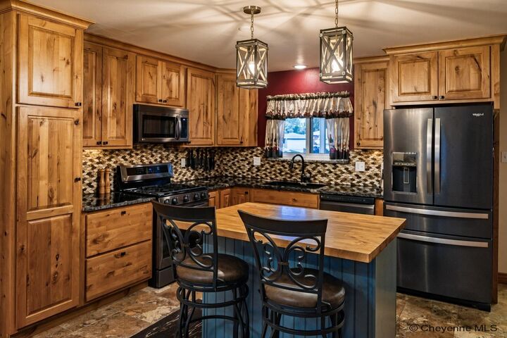 Property Photo: 3532 Sunrise Rd WY 82001