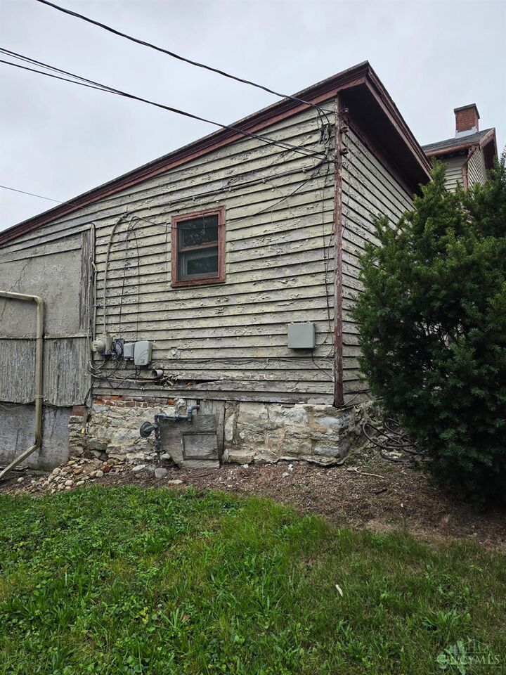 Property Photo: 214 E Tenth Street IN 47012