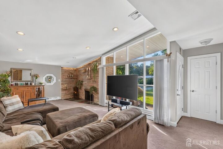 Property Photo:  2642 Linder Avenue  NJ 08902 