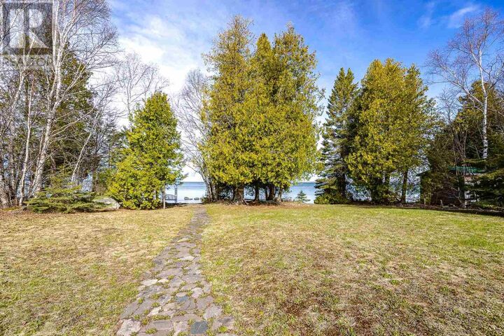 Property Photo:  2062 Havilland Shores Dr  ON P0S 1E0 