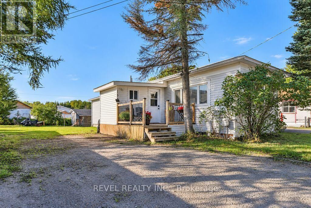 Property Photo:  102 Notre Dame Place  ON P4R 0E2 