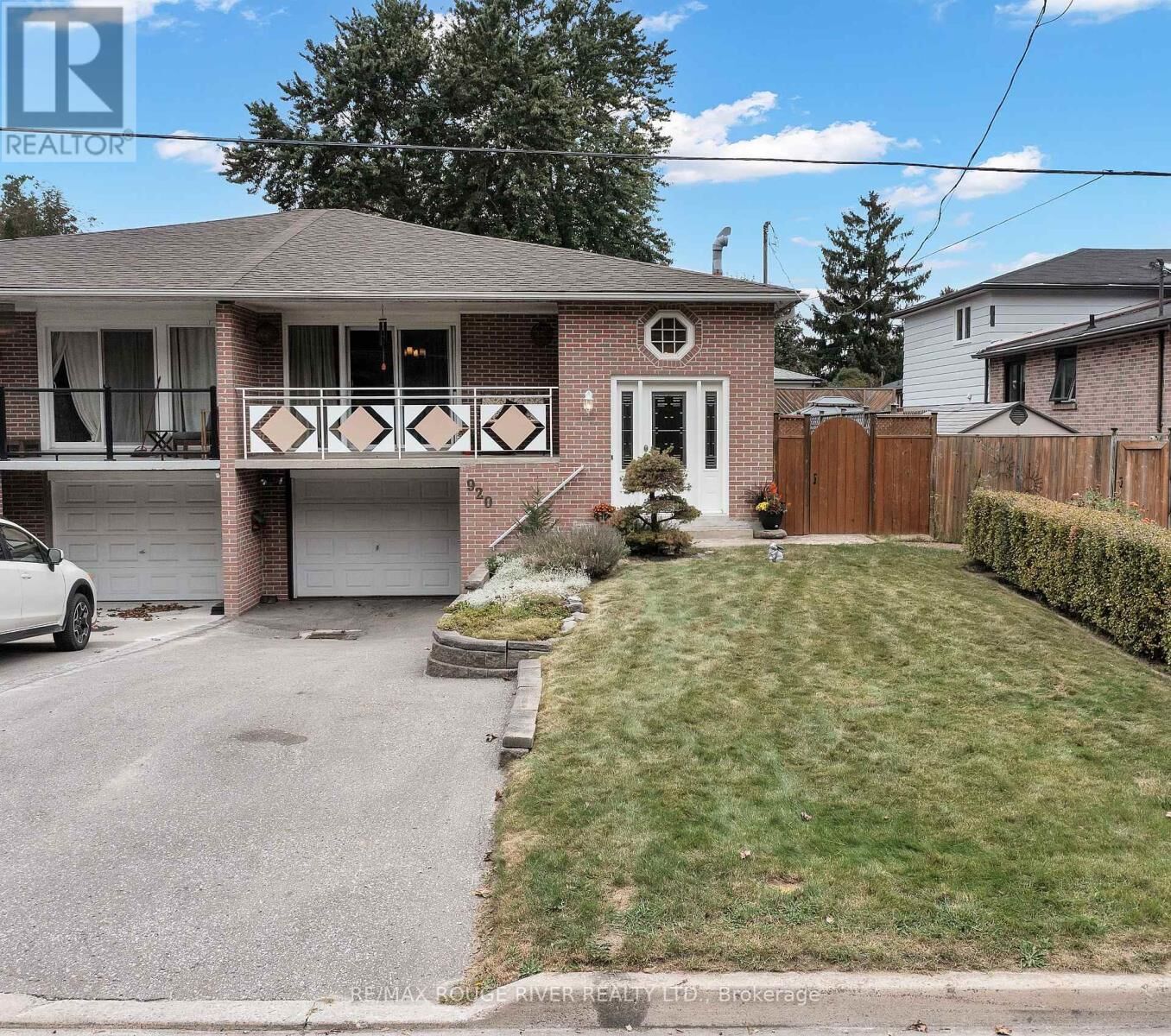 Property Photo: 920 Sunrise Avenue ON L1W 2G3