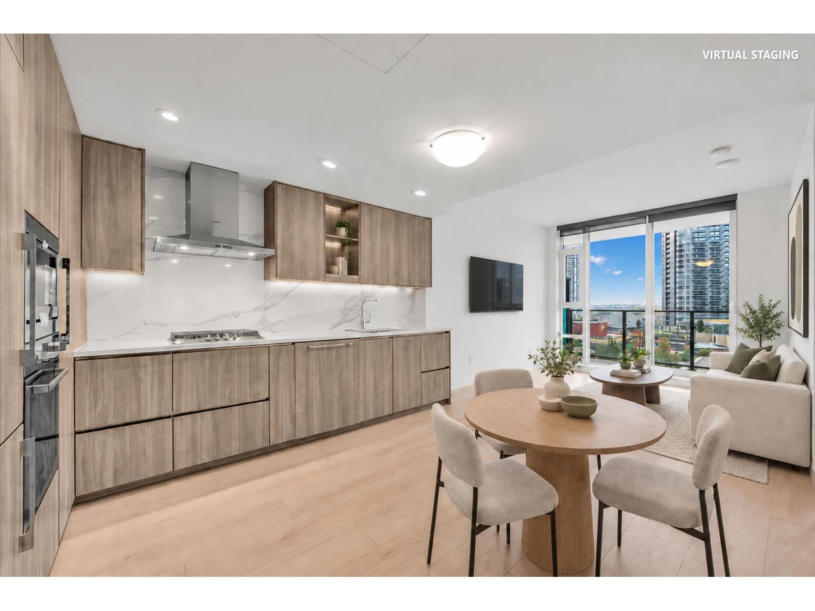 Photo de la propriété:  9887 Whalley Boulevard 801  BC V3T 0P4 