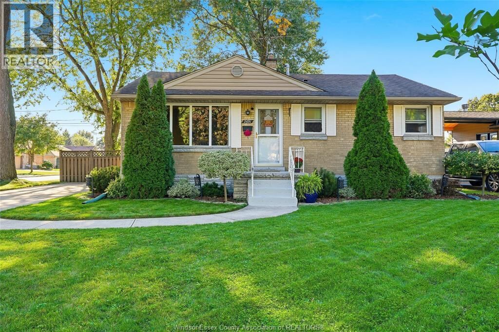 Property Photo:  2691 Askin  ON N9E 3H8 