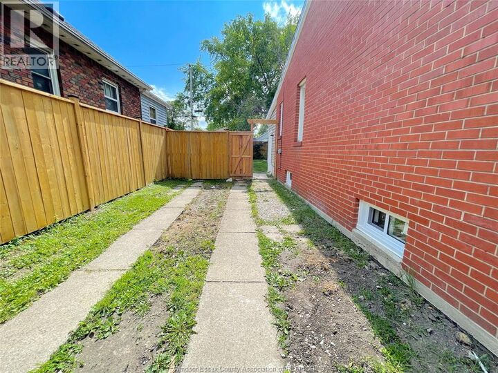 Property Photo: 1741 Hickory Road ON N8Y 3T4