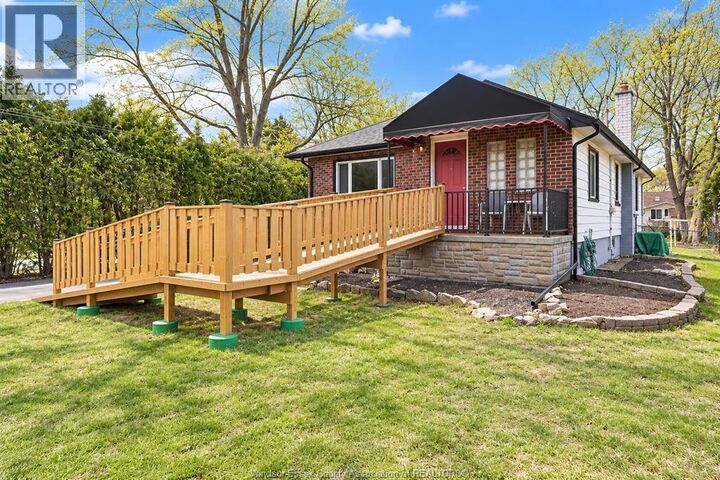 Property Photo:  616 Ducharme Street  ON N9G 1K6 