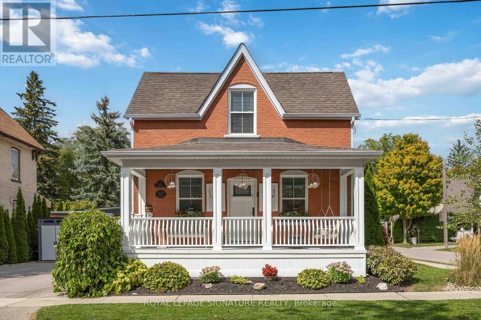 Property Photo:  213 Second Street  ON L4A 1B9 