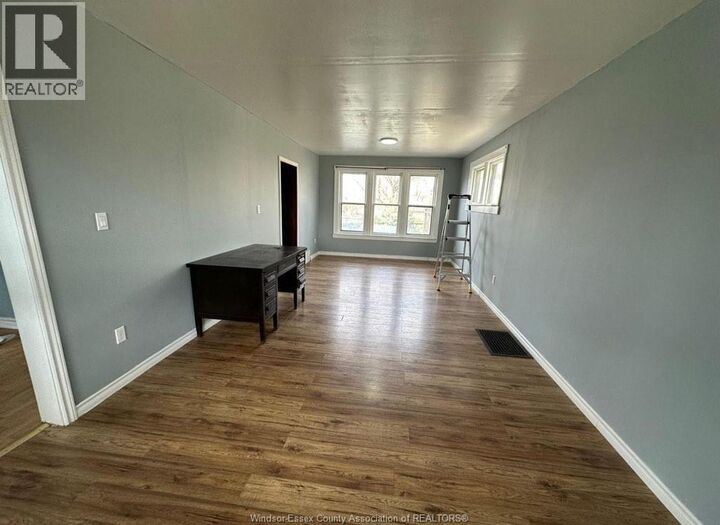 Property Photo:  328 John B Avenue  ON N9C 3G2 