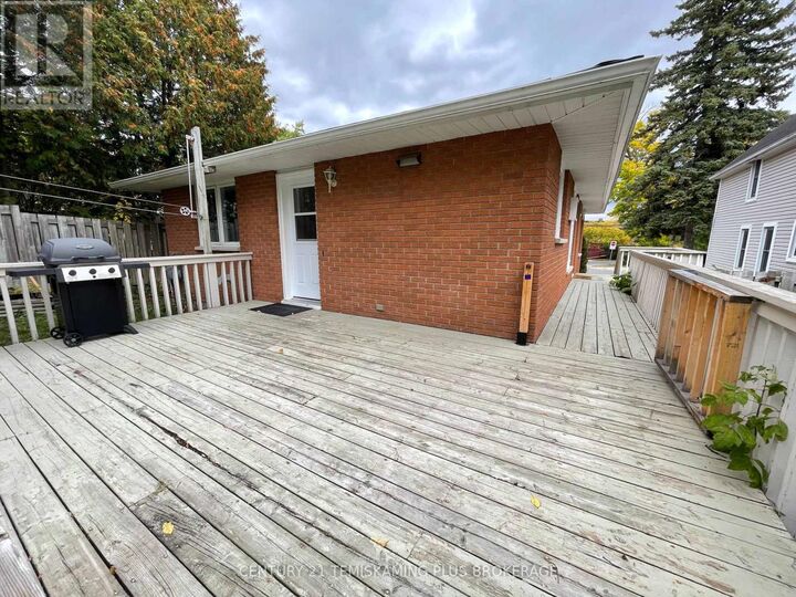 Property Photo:  66 Wellington Street  ON P0J 1P0 