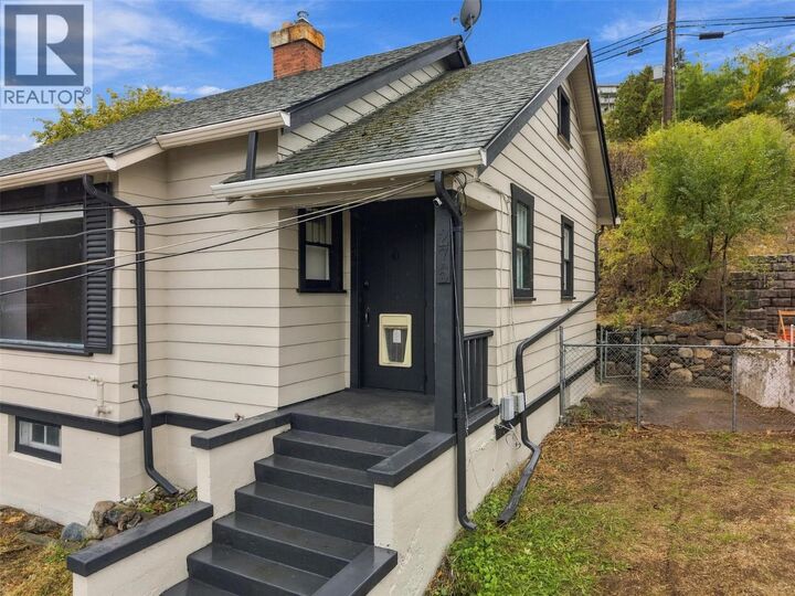Property Photo:  275 Seymour  W Street  BC V2C 2E7 