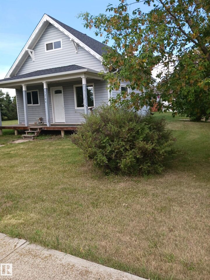 Property Photo:  5204 53 Avenue  AB T0B 3H0 