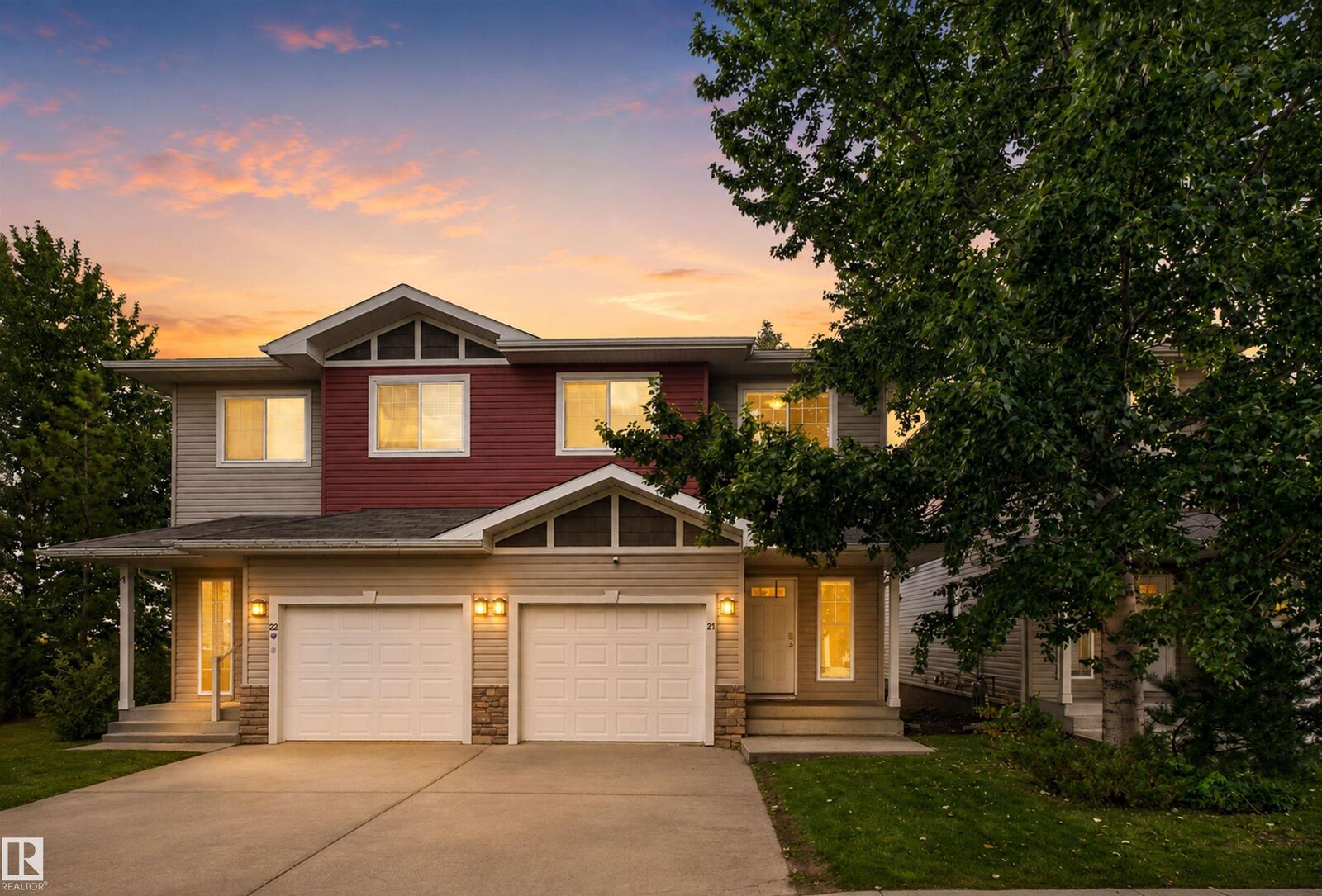 Property Photo:  15151 43 Street NW 21  AB T5Y 0L3 