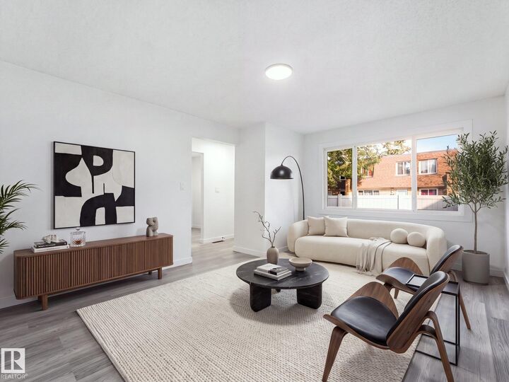 Property Photo: 152 Londonderry Square Square NW AB T5C 3C4