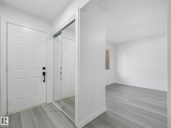 Property Photo:  152 Londonderry Square Square NW  AB T5C 3C4 