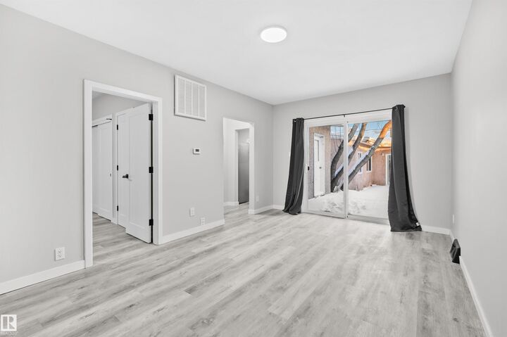 Property Photo:  10049 154 Street NW 2  AB T5P 2H1 