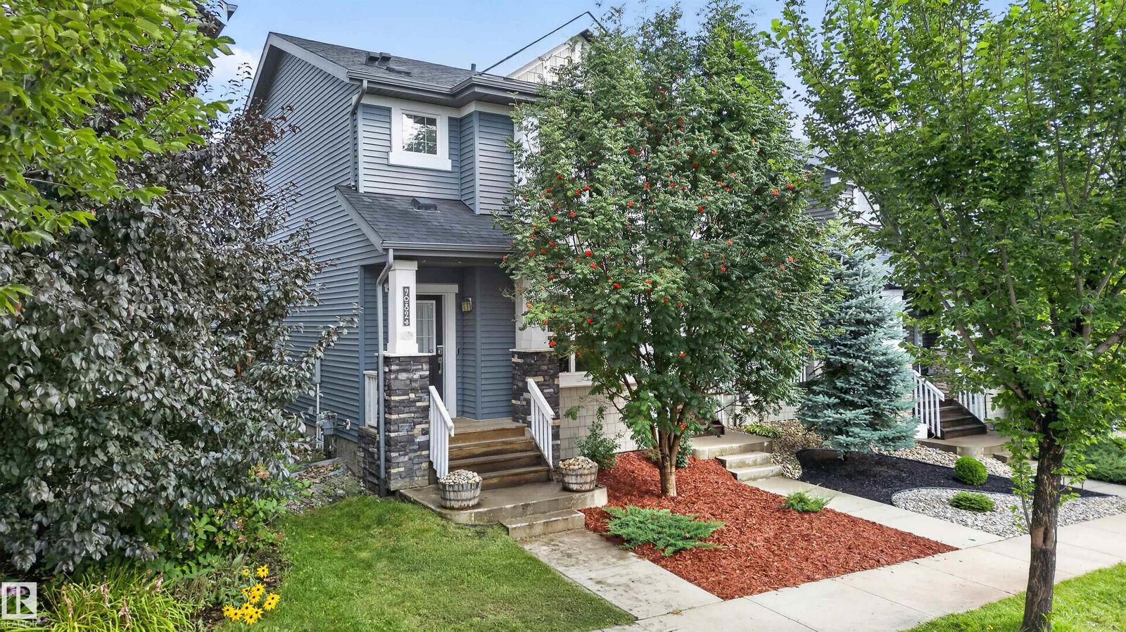 Property Photo:  9082 Rosenthal Link Link NW  AB T5T 7A6 
