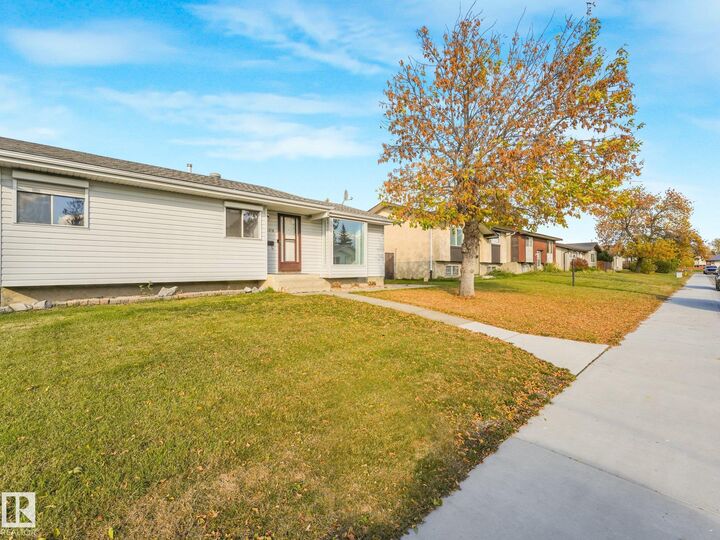 Property Photo:  10218 167A Avenue NW  AB T5X 2Z3 