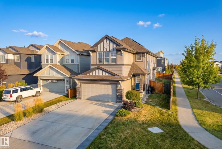 Property Photo:  457 Still Creek Crescent  AB T8H 0S6 