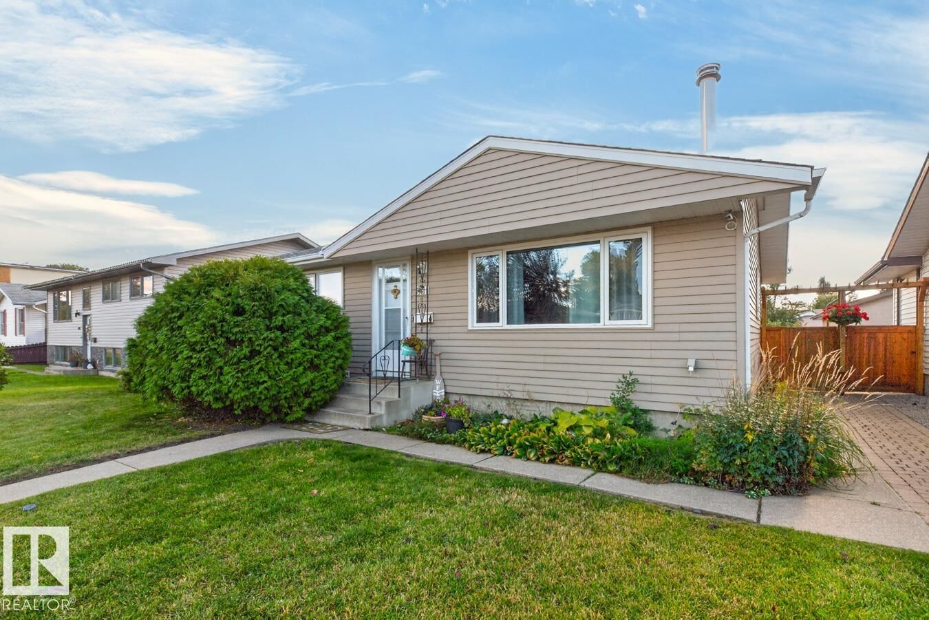 Property Photo: 3511 106 Avenue NW AB T5W 0C1