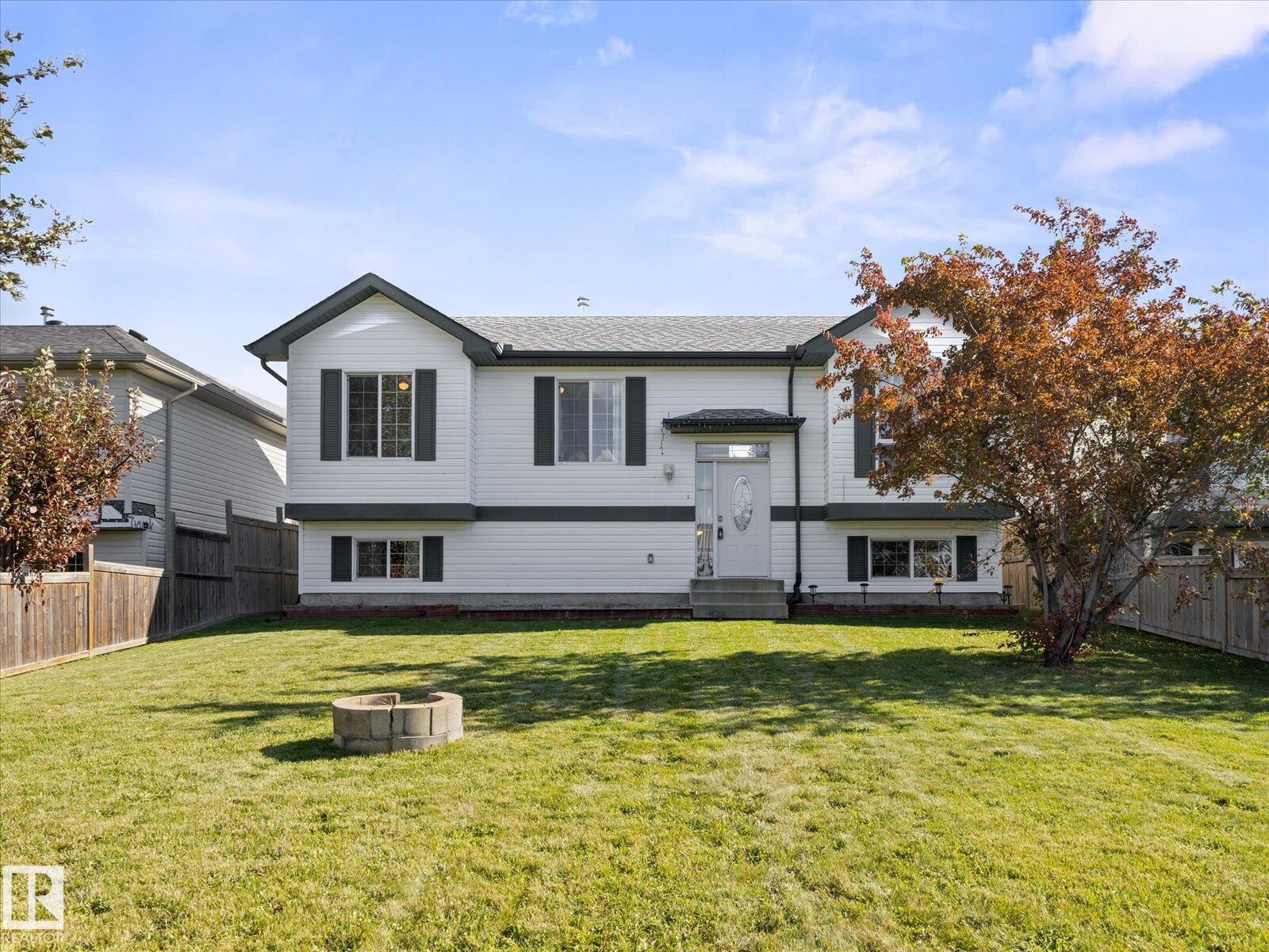 Property Photo:  21 Spruce Meadow Lane  AB T0A 0K0 