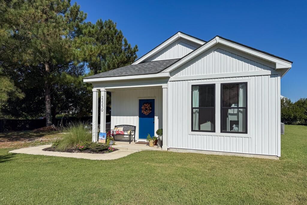 Property Photo: 22239 Kings Creek Pkwy VA 23310