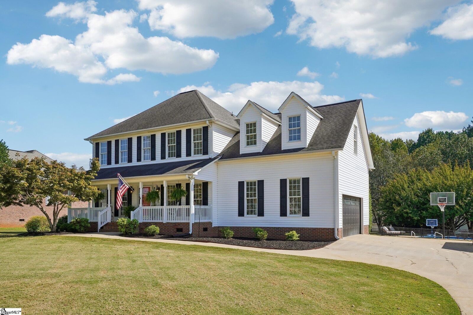 Property Photo: 287 Hunters Pointe Drive SC 29303