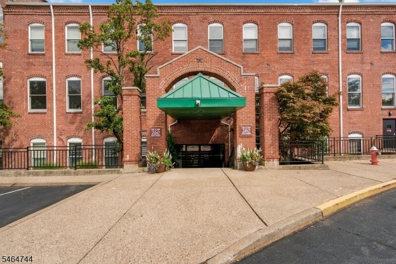 Property Photo:  260 Main St 218  NJ 07424 