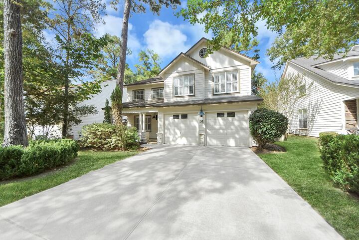 Property Photo: 34 E Gaslight Place TX 77382